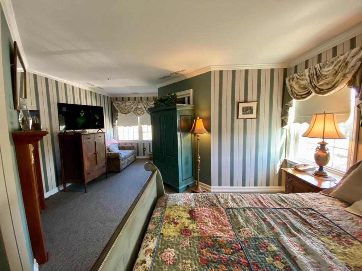 The Cypress Inn Конуей Екстериор снимка
