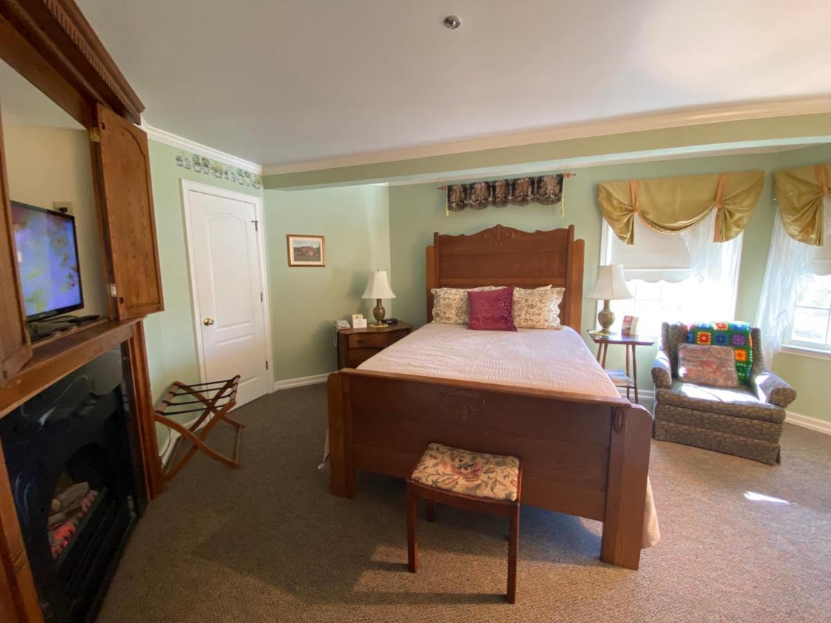 The Cypress Inn Конуей Екстериор снимка