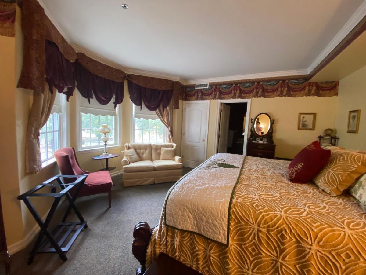 The Cypress Inn Конуей Екстериор снимка