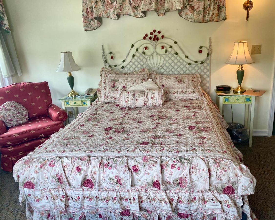 The Cypress Inn Конуей Екстериор снимка
